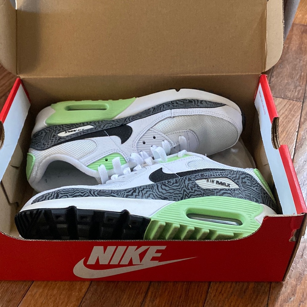 Worn Once Nike Air Max 90GS Woman 7.5 youth 6